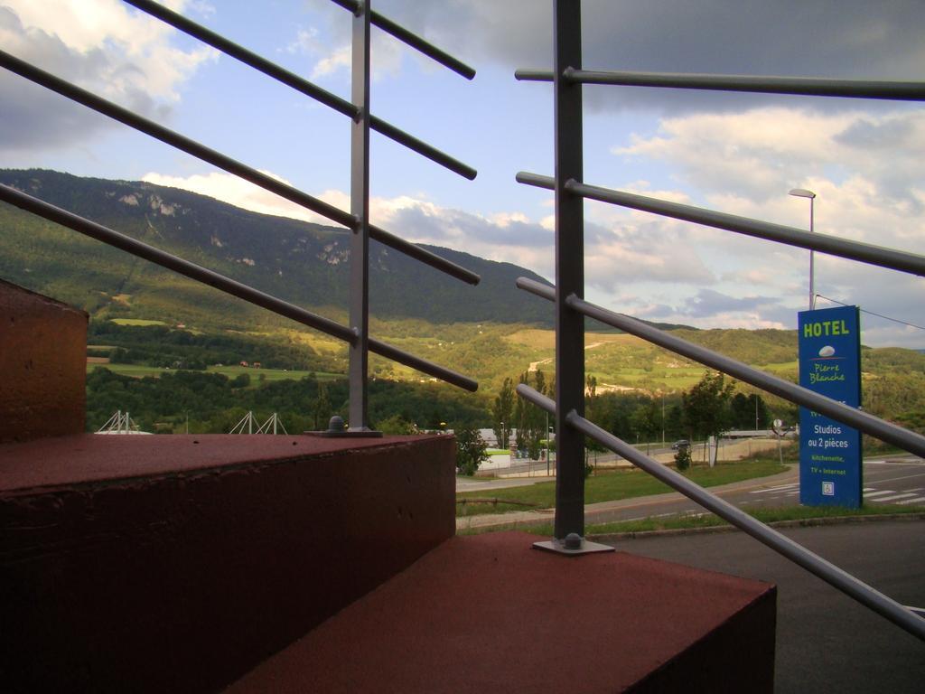Hotel Pierre Blanche Chatillon-en-Michaille Oda fotoğraf