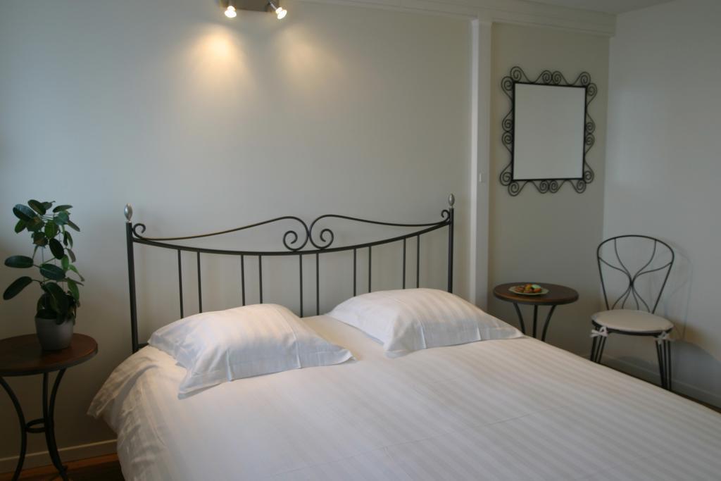 Hotel Pierre Blanche Chatillon-en-Michaille Oda fotoğraf
